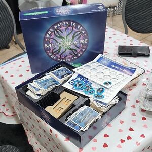 WHO WANTS TO BE a MILLIONAIRE BOARD GAME